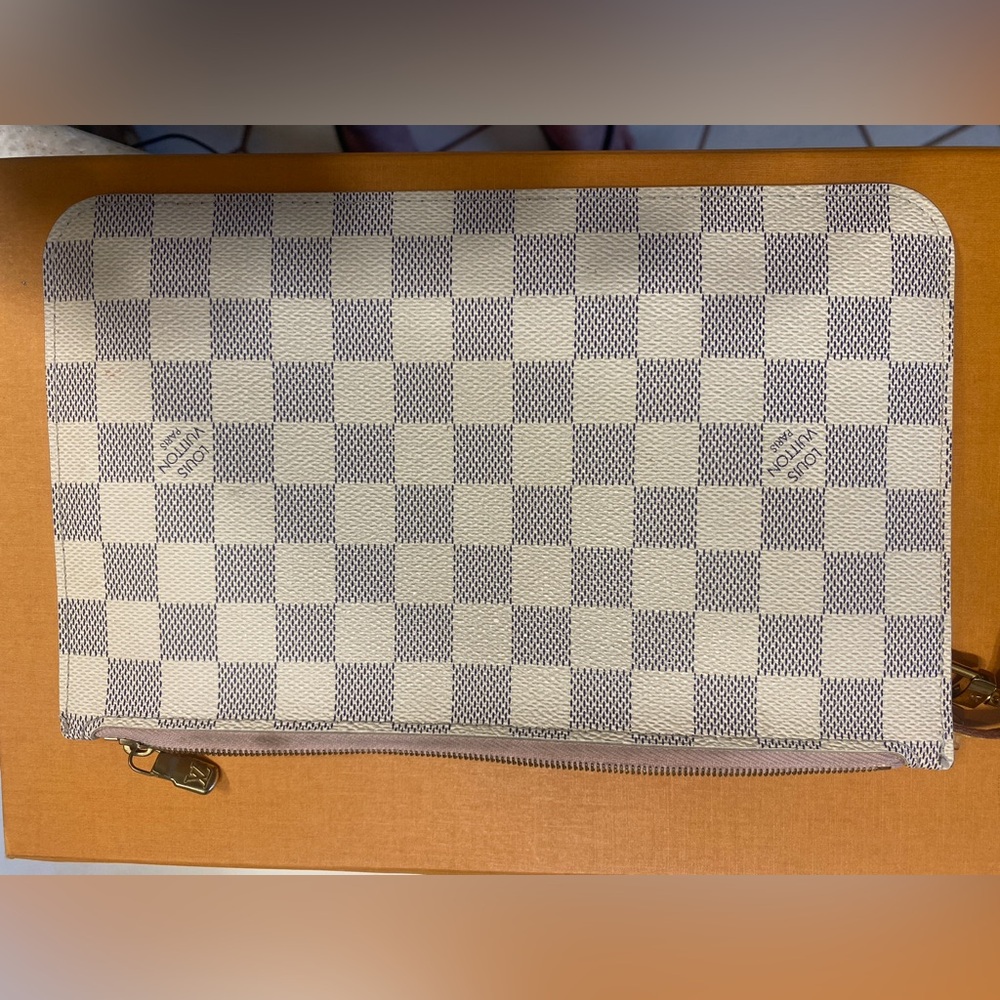 LV LOUIS Vuitton wristlet. Authentic
